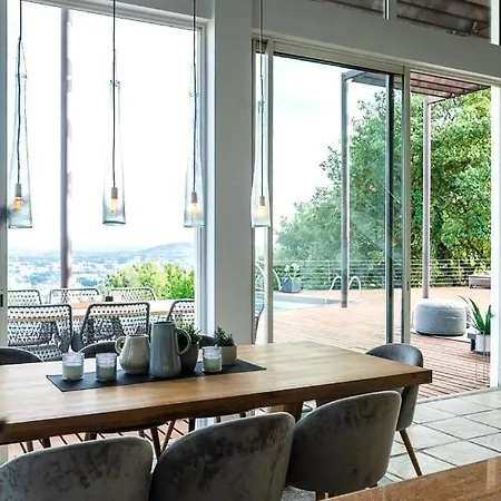Les Hauts D'avignon Guest house