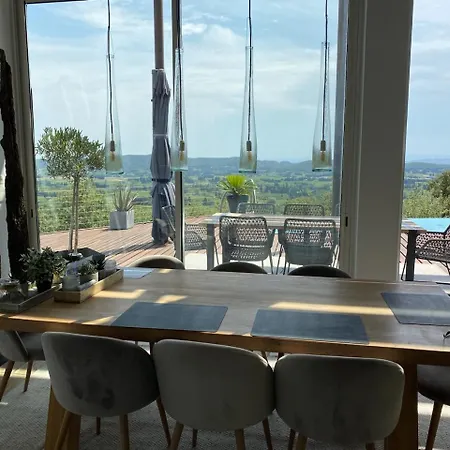 Les Hauts D'avignon Guest house
