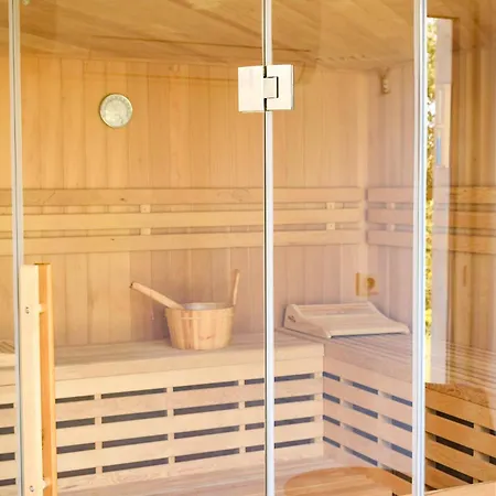 Les Hauts D'avignon بيت ضيافة