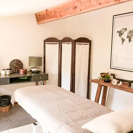 Les Hauts D'avignon بيت ضيافة *