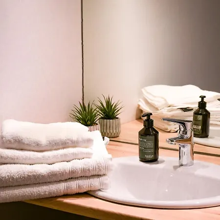 Les Hauts D'avignon بيت ضيافة روشيفورْ دو جارْ