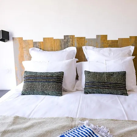 بيت ضيافة Les Hauts D'avignon روشيفورْ دو جارْ