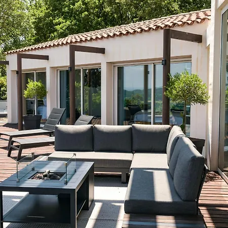 Les Hauts D'avignon * روشيفورْ دو جارْ