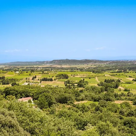 Les Hauts D'avignon בית הארחה