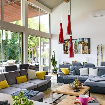 Les Hauts D'avignon روشيفورْ دو جارْ