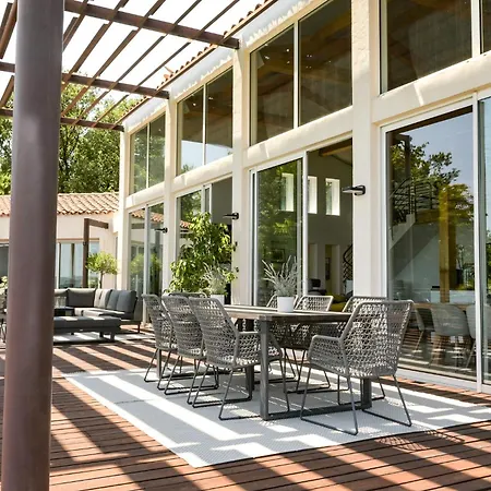 Les Hauts D'avignon بيت ضيافة *