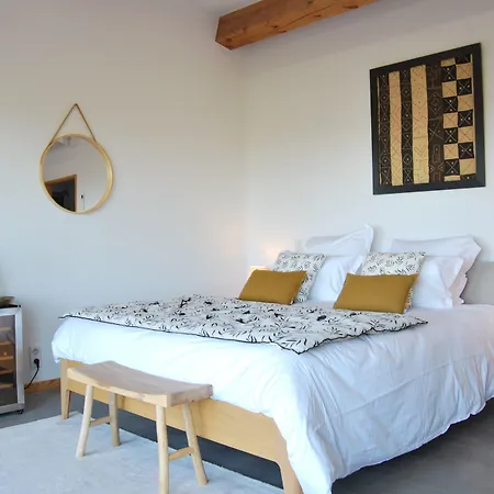 بيت ضيافة Les Hauts D'avignon روشيفورْ دو جارْ